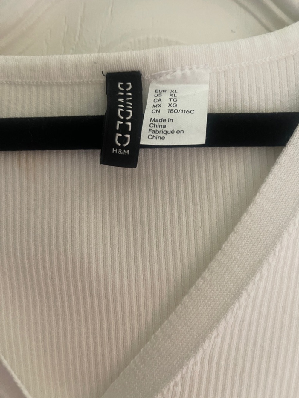 H&M Cream Ribbed V-Neck Button Tank - Picture 2 of 2